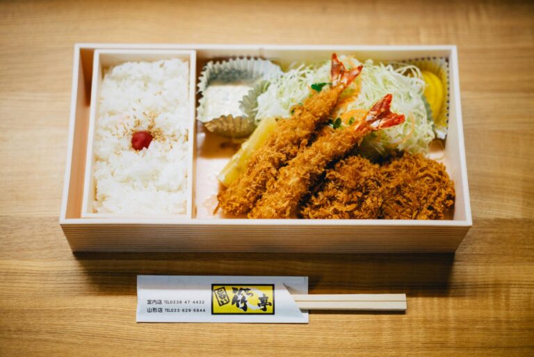 Navigationpaths.com | Amazing Things to Do in Himeji Castle That Locals Secretly Love Assorted Himeji sweets made with matcha and red bean paste – local snack picks on NavigationPaths.com